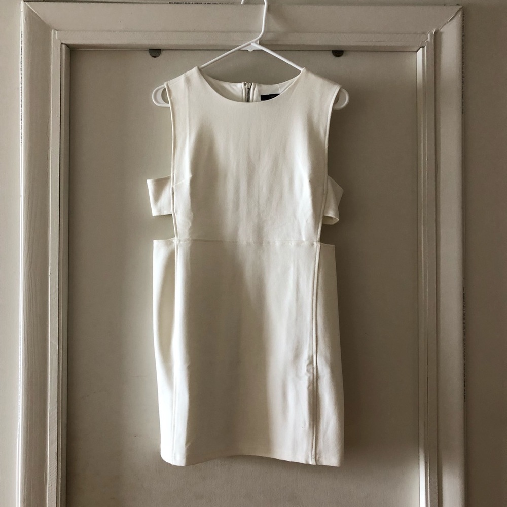 Forever 21 white mini. New with tags